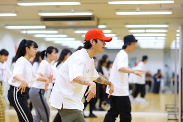Bigbangバックダンサー Kwon Twins Twice日本人メンバーmomoの恩師 U G氏 ダンスワークショップを開催しました Show 国際音楽 ダンス エンタテイメント専門学校